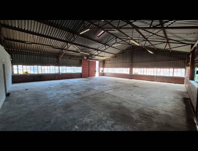 244M² FACTORY TO LET IN ANDERBOLT